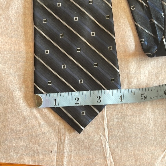 Joseph & Feiss 4” black & blue silk tie with tie  keeper - Picture 1 of 4